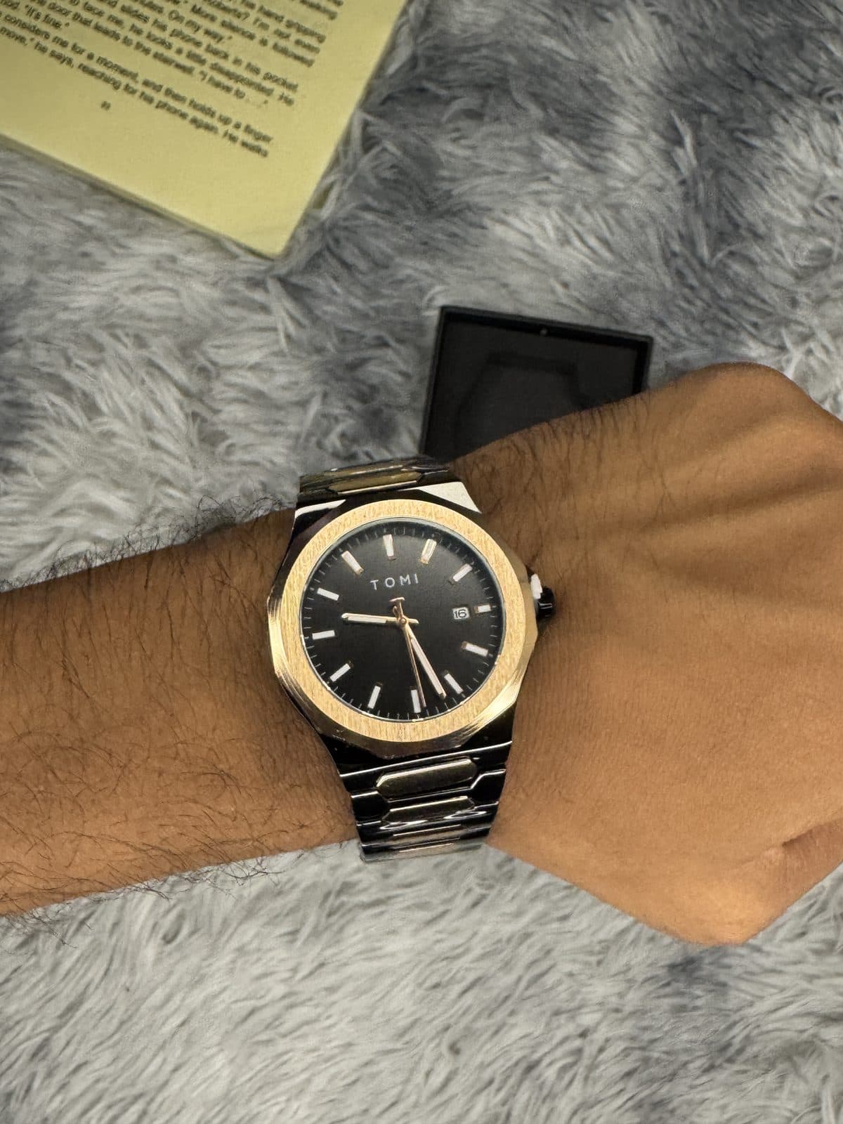 Octavia Rosé on the wrist